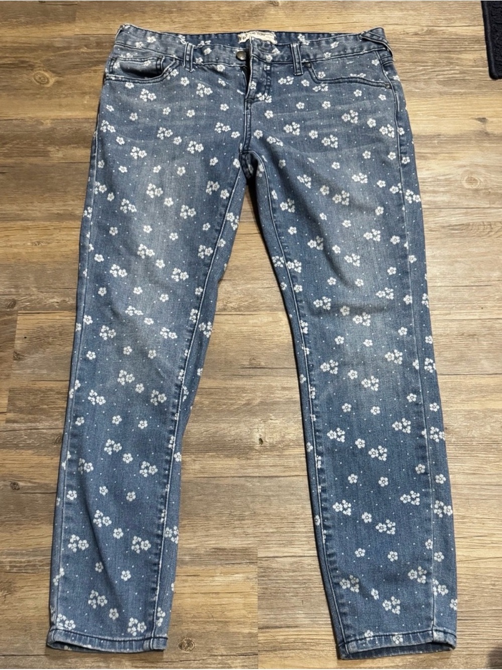Free People Daisy Floral Cropped Skinny Jeans Size 28